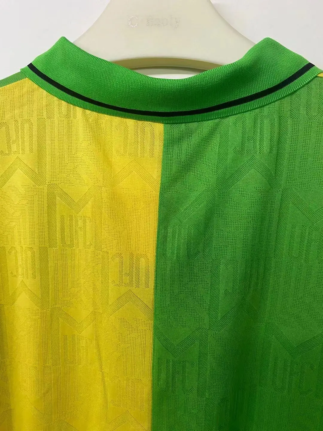 

1994 Retro Cantona No. 7 jersey