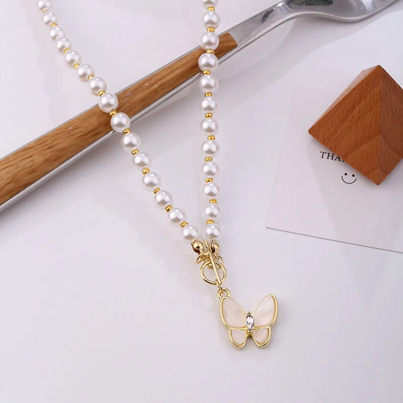 

Natural Freshwater Pearl Butterfly Pendant Necklaces for Women Chunky Chain Circles Baroque Pearl Necklaces Elegant