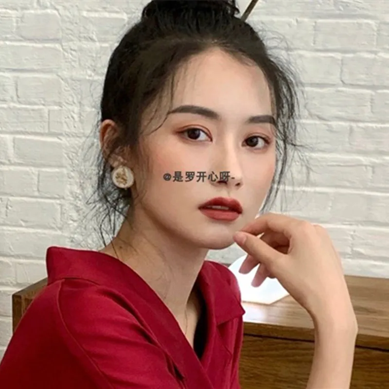 Korean New 925 Silver Pin Retro ins Round Abstract Portrait Stud Earring Female Jewelry for Women Girls Gift