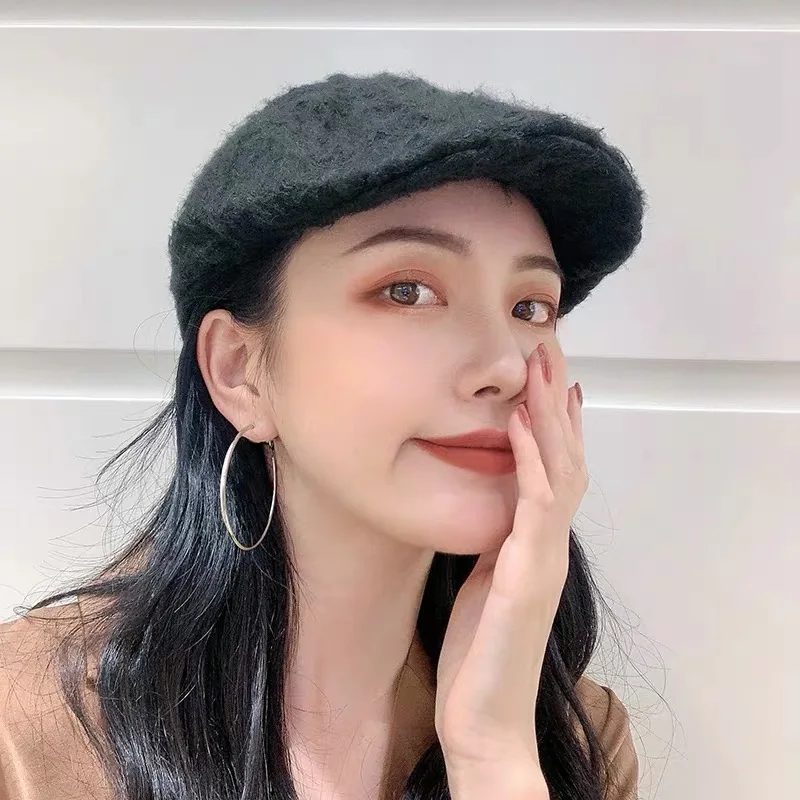 

Ladies earrings classic fashion style copper big ring letter shape European and American style exquisite gift high-end jewelry