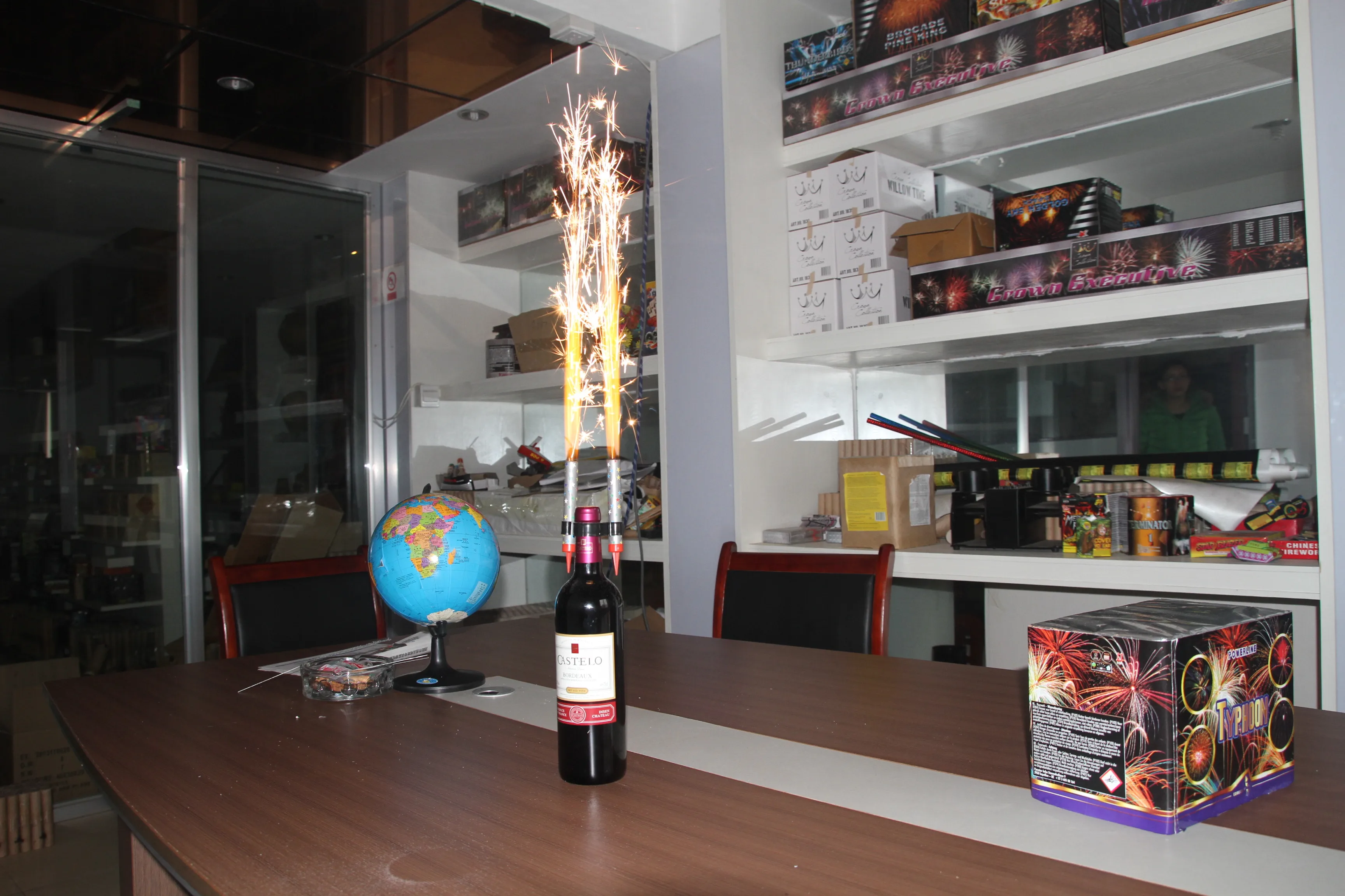 Двойная бутылка шампанского блестящие свечи для ночного клуба вечерние