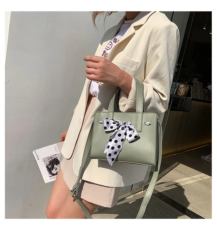 

Foreign style small bag women Korean version of Joker portable new shoulder bag fashion texture contrast slung small square bag