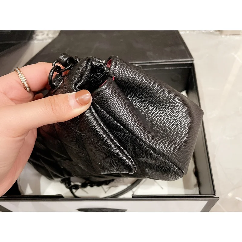 

2021 spring new style, fashion leather small square bag, casual simple ladies shoulder bag