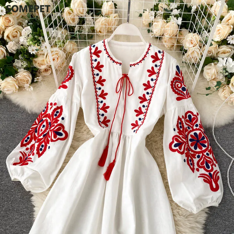 

Women Autumn Dresses Bohemian Embroidered Flower O-Neck Lantern Sleeve High Waist Pleated Dress All-match Female Vestidos