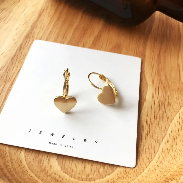 Темпераментные серьги с рисунком в виде сердечек корейские модные простые милые