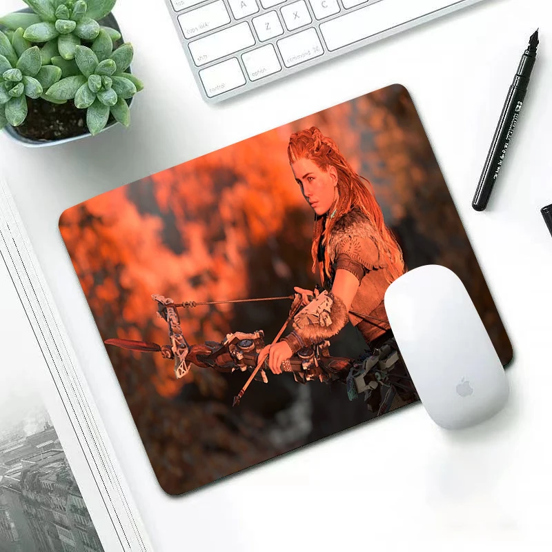 

Luxury Horizon zero dawn lovely wear-resisting small 22x18cm office leisure edge anti slip washable laptop game mouse pad
