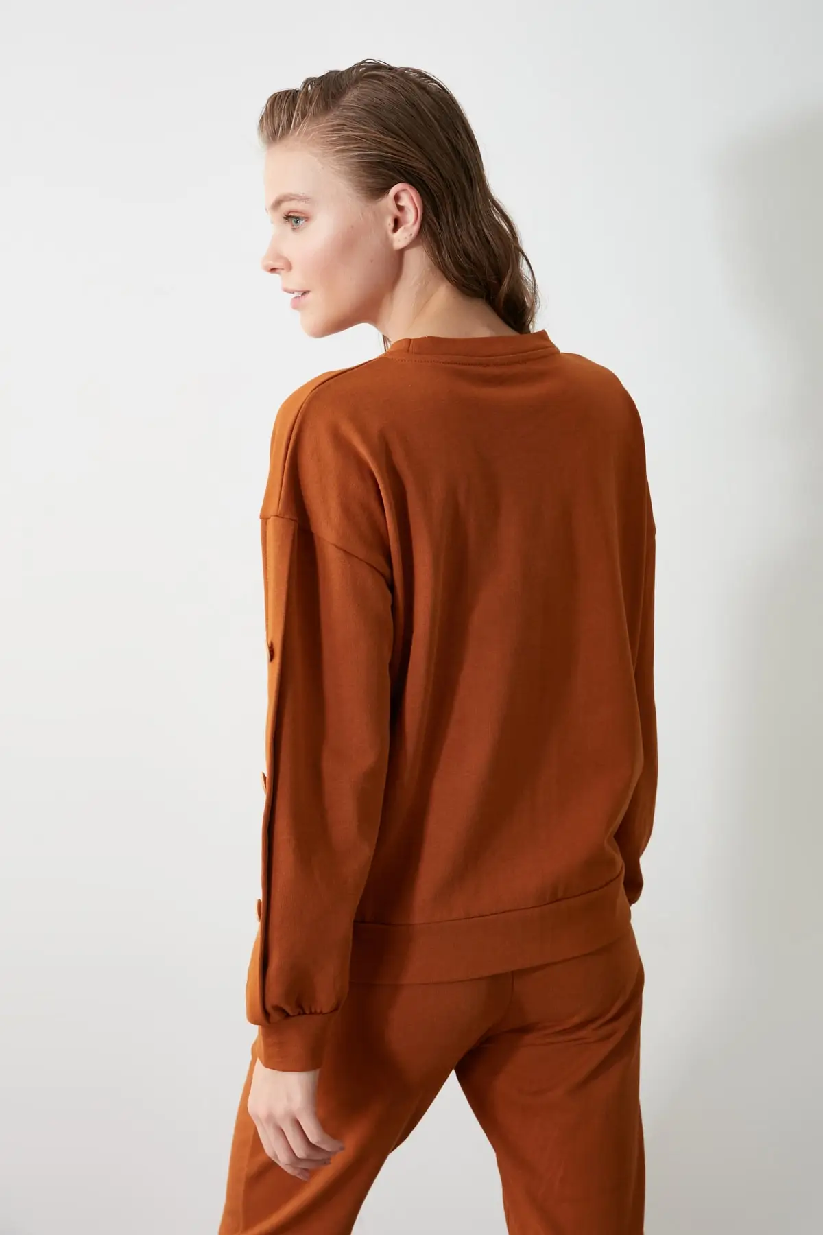 

Trendyol Button 100 Organic Cotton Basic Knitted Sweatshirt TWOAW21SW0723