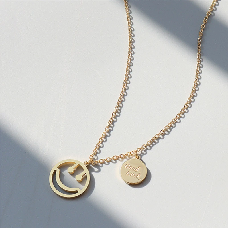 

TOSOKO Stainless Steel Jewelry Smiling Face Pendant Necklace Female Hip Hop Clavicle Chain BSP865