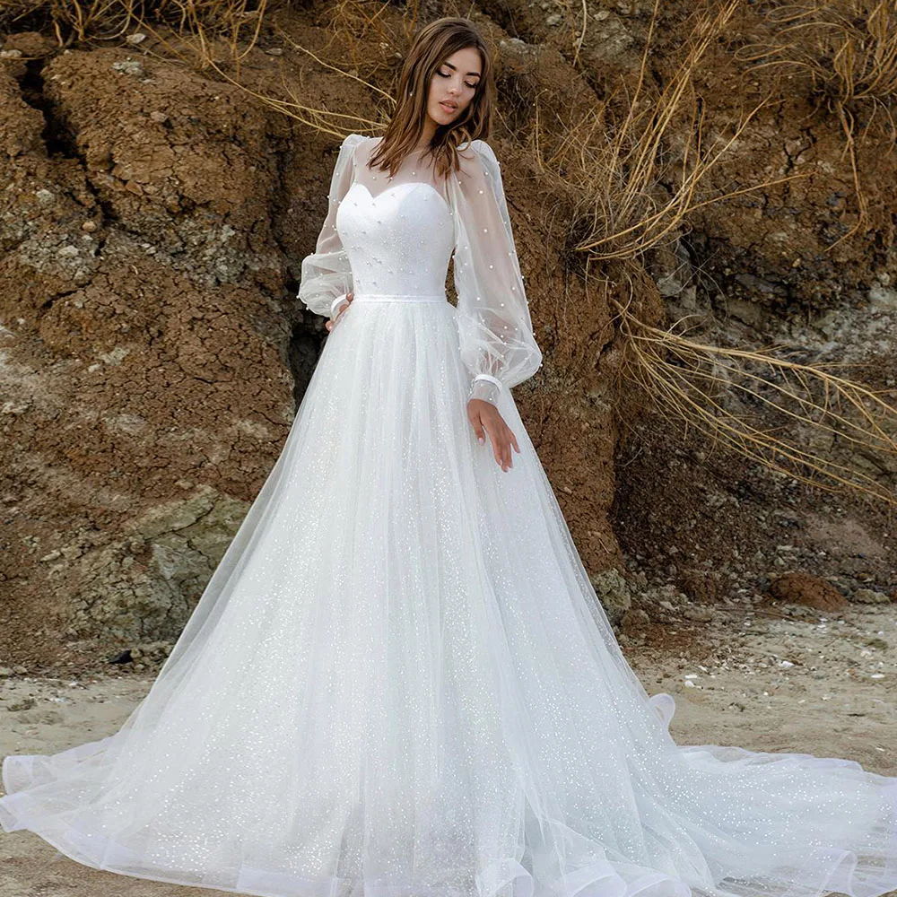 

Женское платье с длинным рукавом и шлейфом, из фатина