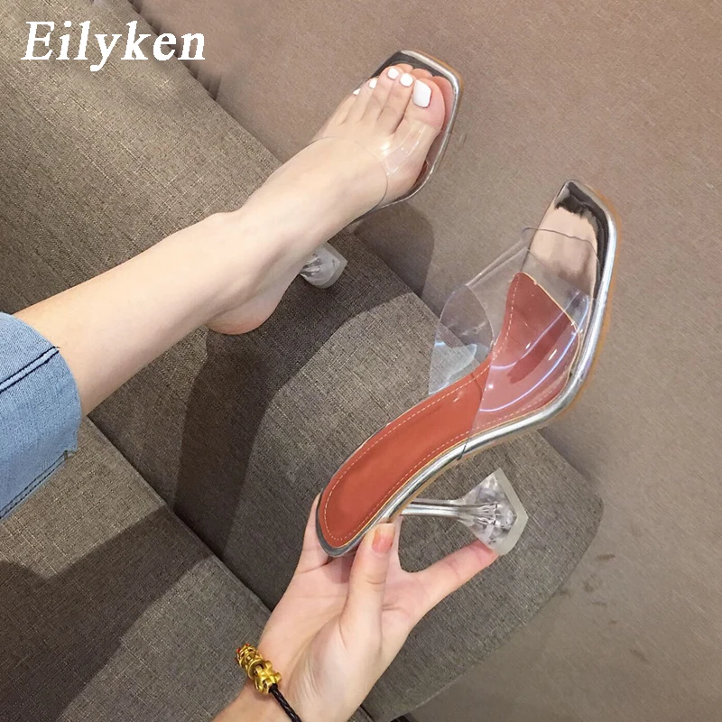 Eilyken; Новинка года; дизайнерские прозрачные тапочки из ПВХ; Высокий каблук из плексигласа; Летняя женская обувь для вечеринок с прозрачными ремешками