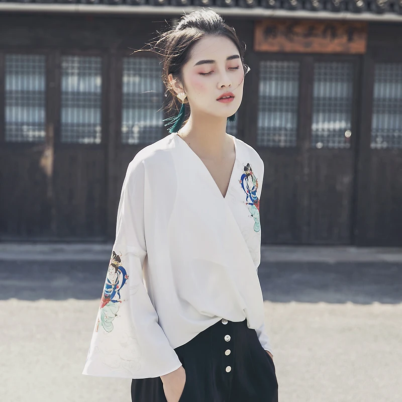 

LYNETTE'S CHINOISERIE Spring Autumn Original Design Women Vintage National Style Print Flare Sleeve White Chiffon Shirts/Blouses