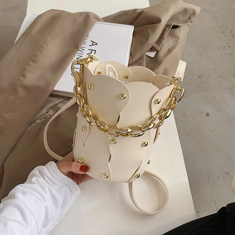 

Fashionable new rivet Chain Bucket Handbag single shoulder cross Bucket Bag handbags women bags