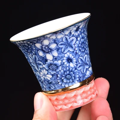 Керамическая чайная чашка Цзиндэчжэнь с белыми тонкими шинами сине-белая