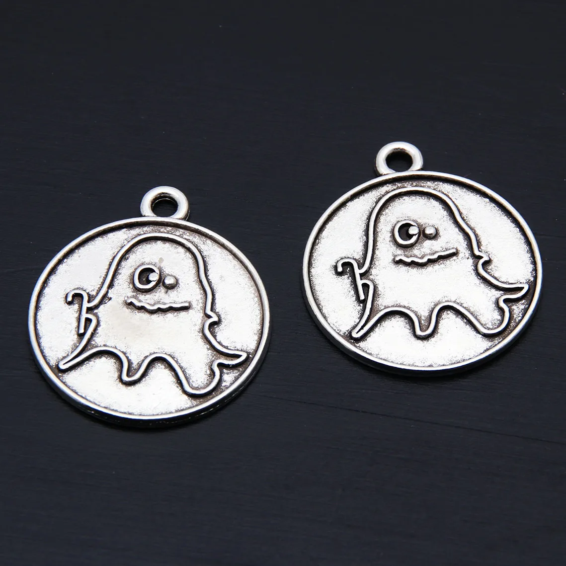 20 шт Серебряный цвет круглый Хэллоуин призрак амулеты Маленькая подвеска Монстр