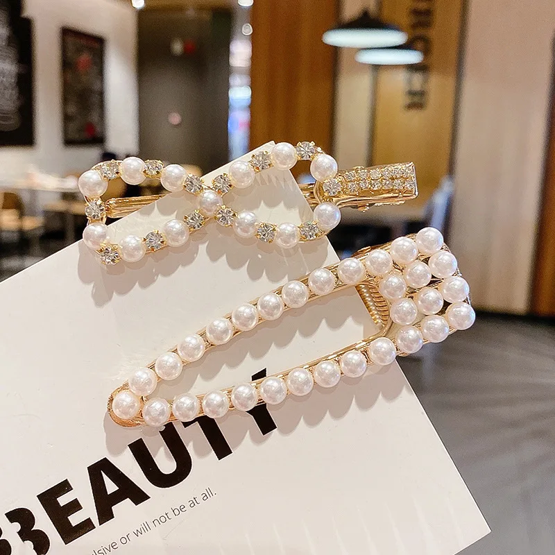 

Vintage Pearl Heart-shape Hair Clip Side Clip for Women Girls Fashion Simple Temperament Hairpin Headwear