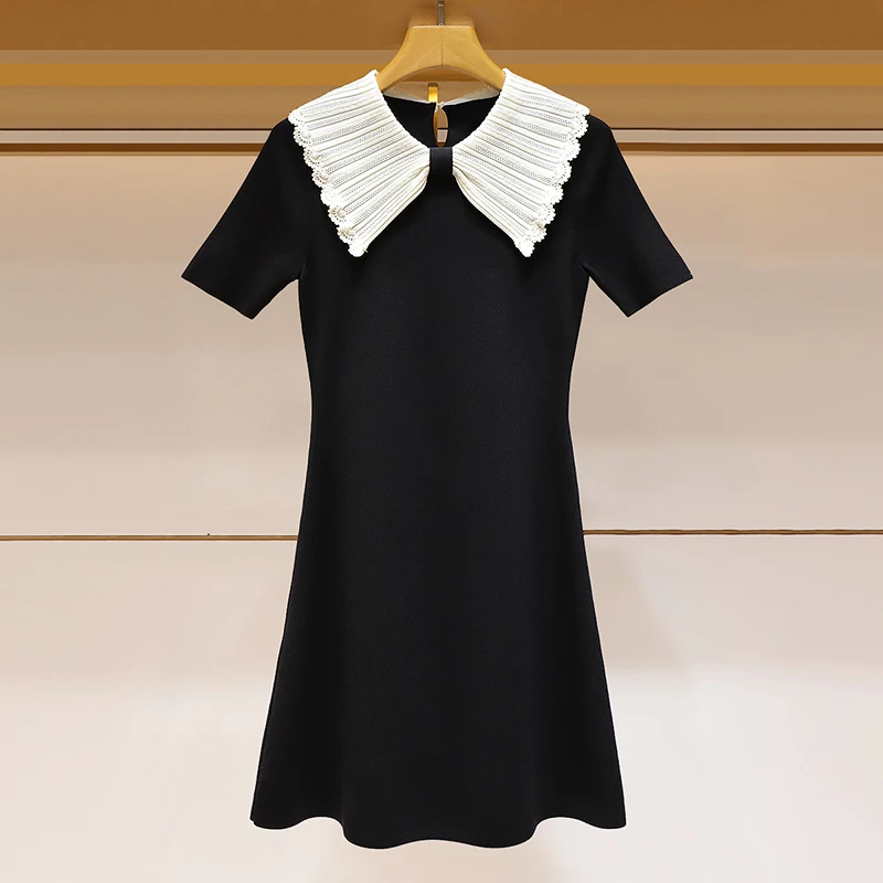 

Женское летнее трикотажное платье с коротким рукавом и жемчужным воротником