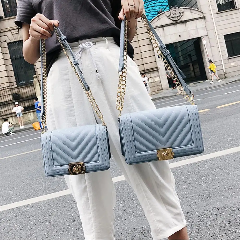 

Luxury women's bags, antique handbags, designers, leather bags, shoulder bags, novelty