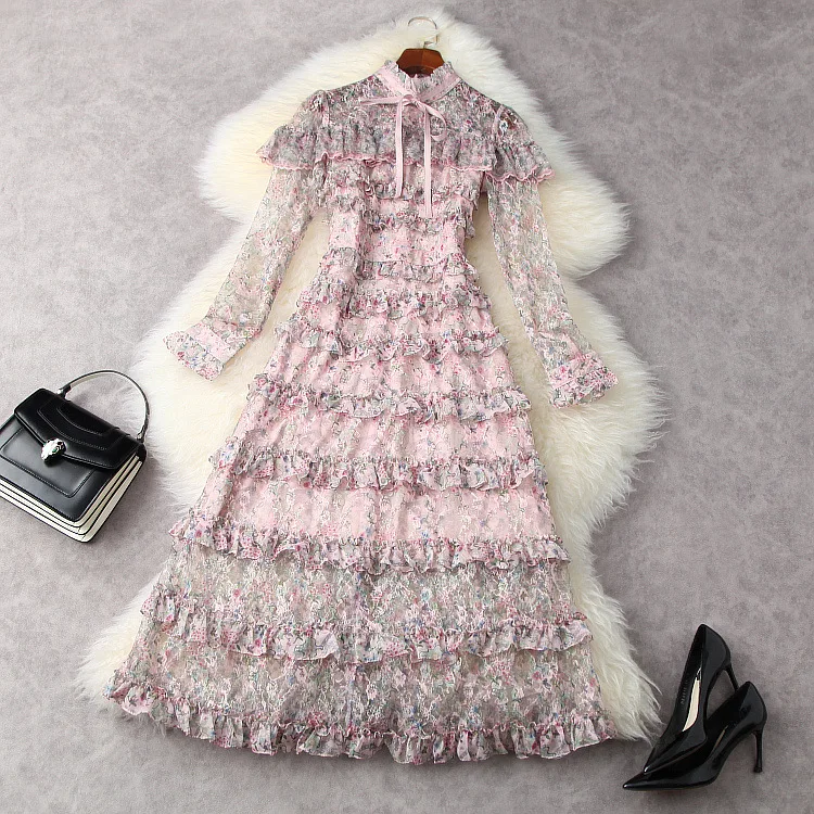 

2021 spring women's new petal sleeve slim auricular edge layer by layer cake floral lace dress t11849
