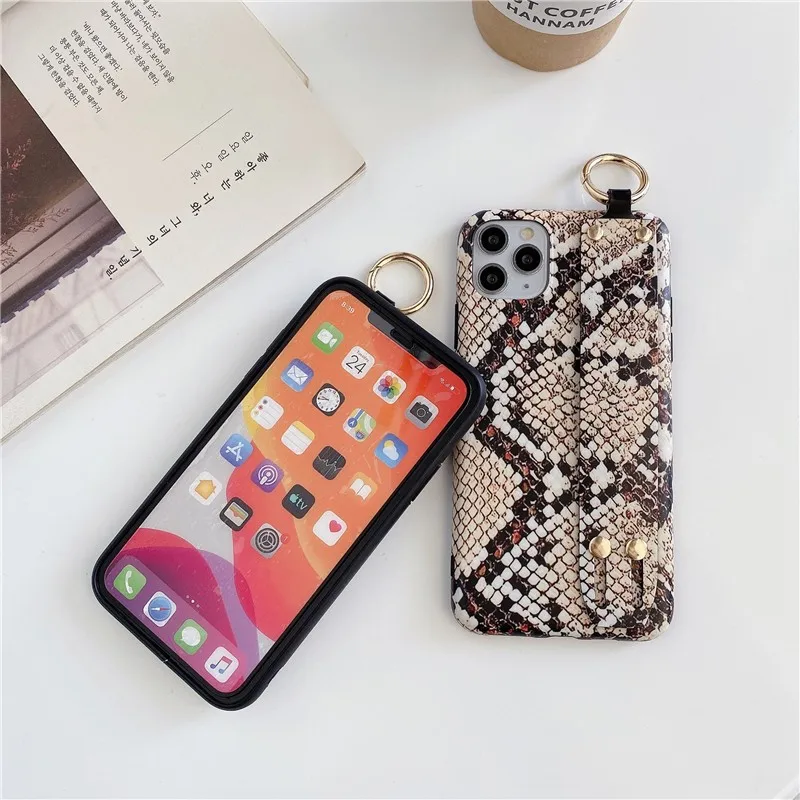 

Wristband snakeskin pattern female Phone Cover Case For Iphone X 11 pro Xs Max Xr 10 8 7 Plus SE 4.7 Luxury soft Coque Fundas