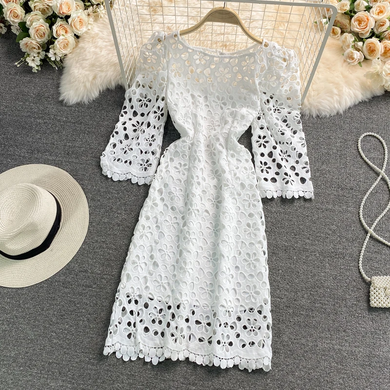 

Runway Fashion Summer Designers Hollog Out Embroidery White Black Dress Party Celebrity Robe Femme Women Elegant Vestidos