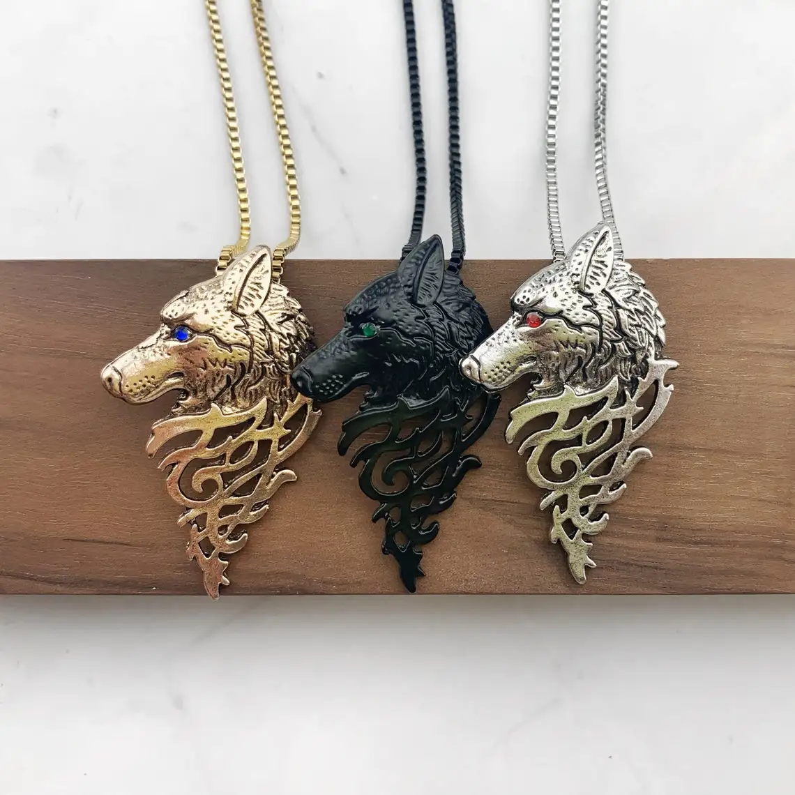 

Vintage Wolf Pendant Necklace Couples Viking Charm Chain Necklaces for Women Men Party Biker Amulet Jewelry Gift