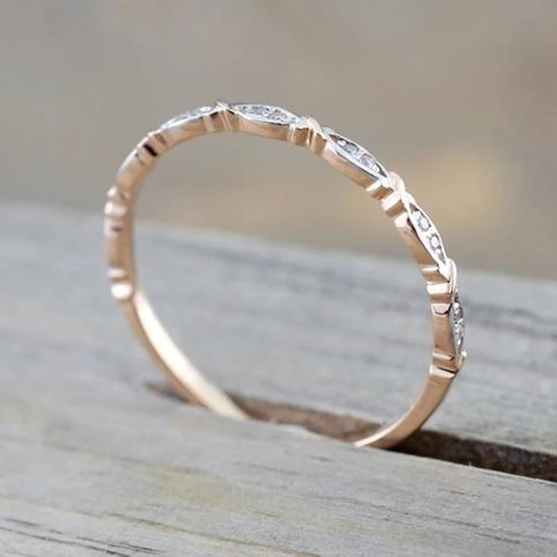Женское кольцо из розового золота с кристаллами | Украшения и аксессуары