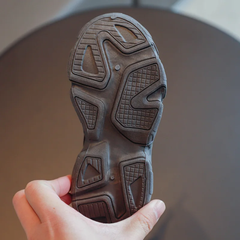 Кроссовки для мальчиков и девочек весенне-осенние разноцветные в стиле пэчворк