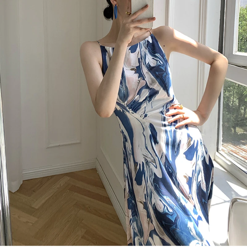 Платье-миди женское на тонких бретельках пикантный повседневный элегантный