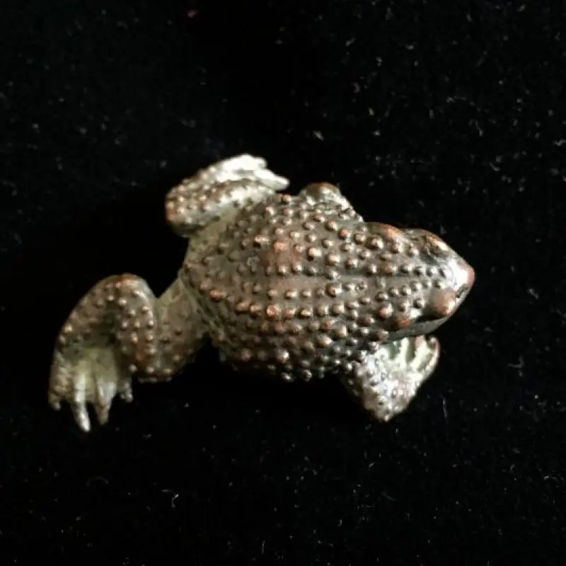 

Rare Chinese Old Antique Copper Handwork Toad Collectible fortune figure Statue