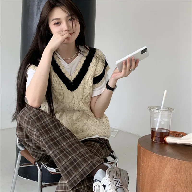 

Women Sweater Vests Striped Sleeveless V-neck Knitted Shrug Ins Preppy Style Ulzzang Chic Leisure Loose Clothing Harajuku New
