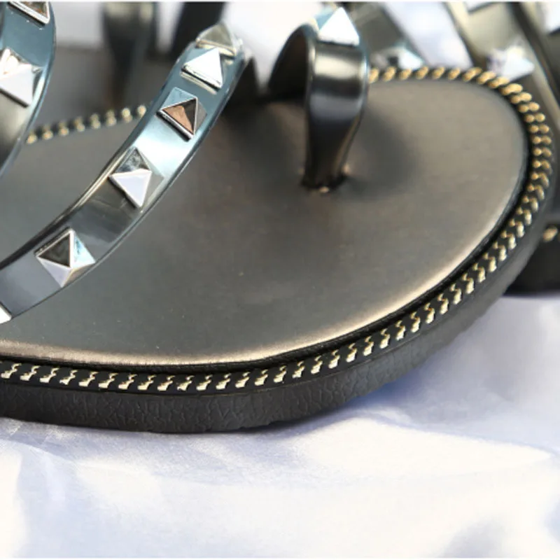 

Summer Women Slippers 2020 Designer Luxury Diamond Slippers Fashion Soft Sole Outdoor Flat Shoes Breathable Beach Shoes Sandals