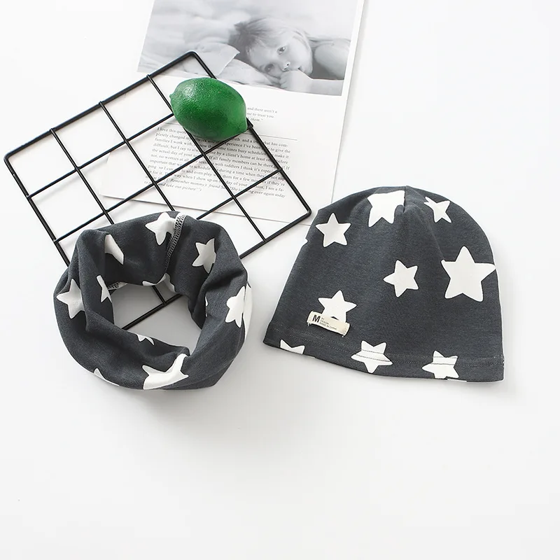 Комплект детской шапки и шарфа с мультяшным рисунком Теплый головной убор для