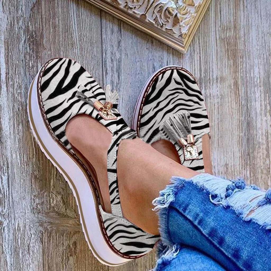 Женщина Vintage сандалии Flat платформа Женская обувь Zebra Pattern Мода кисточкой Удобные