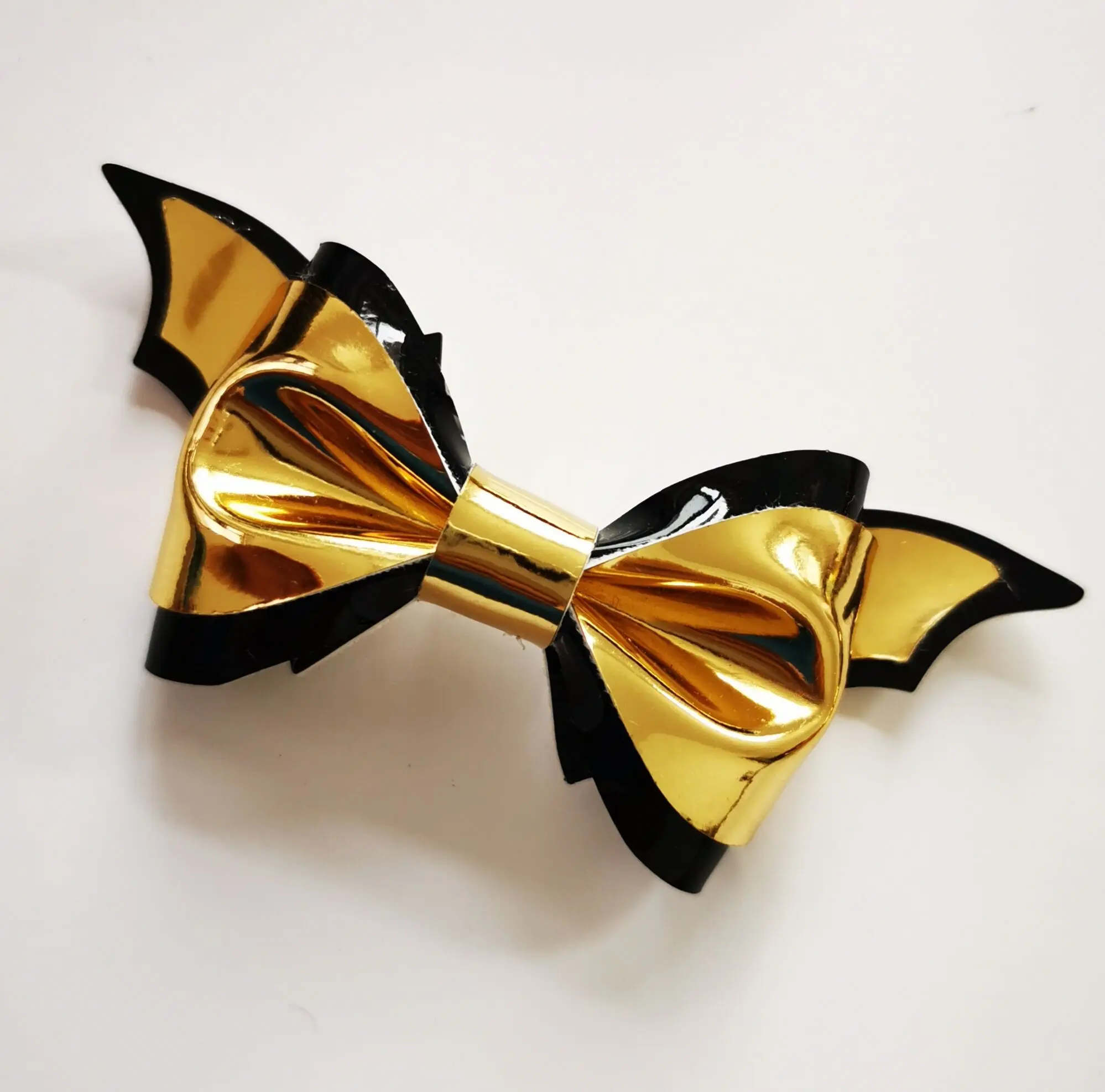 

Вырезанный бант на Хэллоуин, брикет крыльев летучей мыши