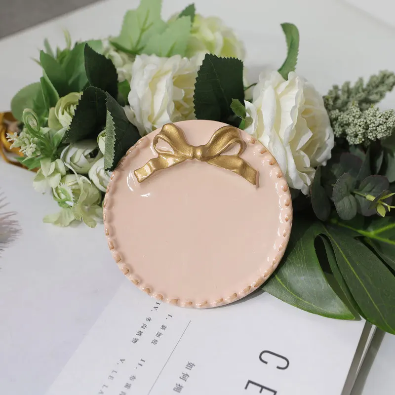 new pink round Тарелка из смолы, милая, ретро, позолоченная, с узором в виде банта, тарелка для десерта, фруктового торта, лотки для хранения, украшение дома, 1 шт - Цвет: new pink round