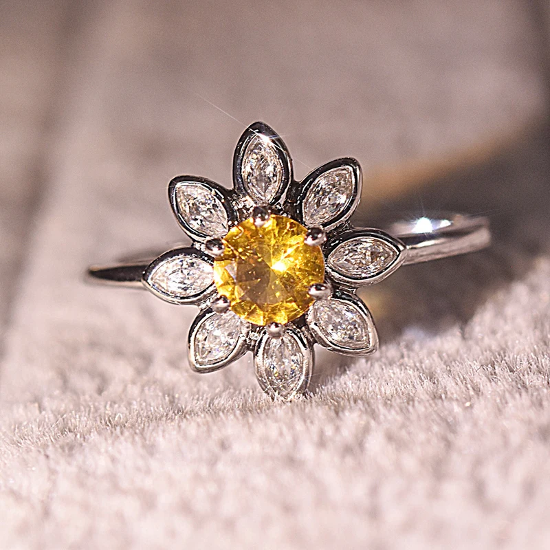 

Charm Delicate Sunflower Rings Daisy Flower With Yellow Zircon Women's Simple Wedding Jewelry Daily Wear Silvery Accessories