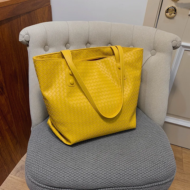 

New PU Leather Bag Women 2021 Simple Large Capacity Woven Handbag Yellow Crossbody Messenger Bags Sac Femme Bucket Bag