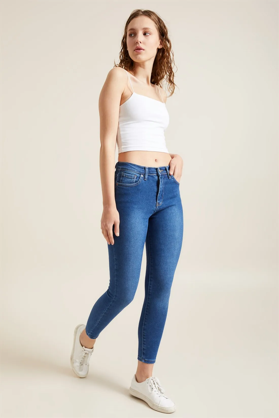 

Women Blue High Waist Sknny Fit Narrow Trotting Jean Pants