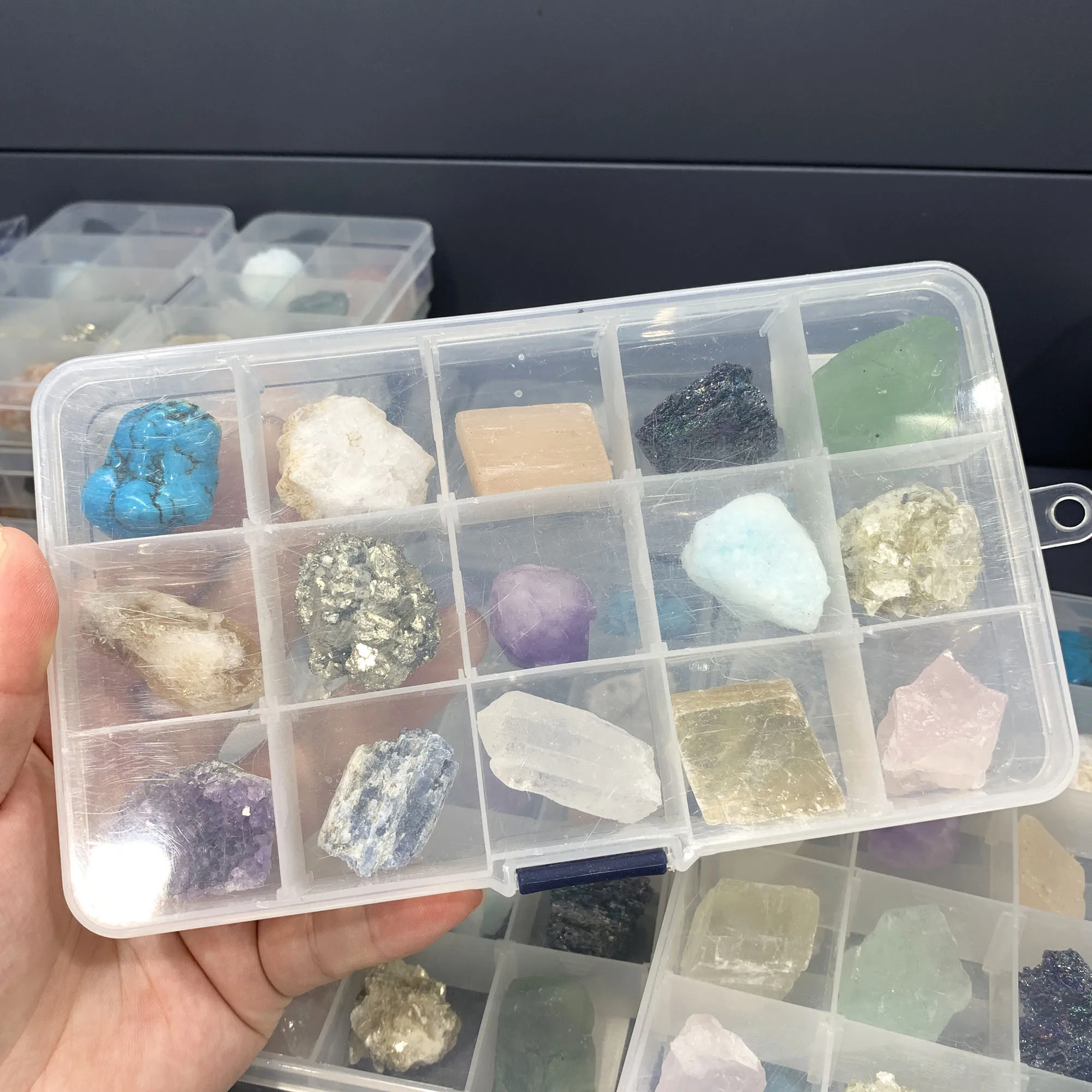 

15Pcs/Set Natural Crystal And Mineral Healing Witchcraft Raw Stone Specimen Aquarium Decorative Rock Reiki Energy Collection