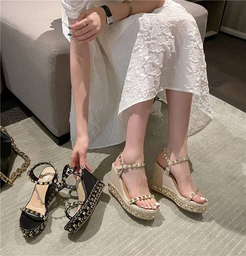 

Wedge Sandals For Women 2021 Comfortable Luxury Buckle Designer Sexy Summer Fashion Rivet High Heels Non-Slip Slippers Chaussure