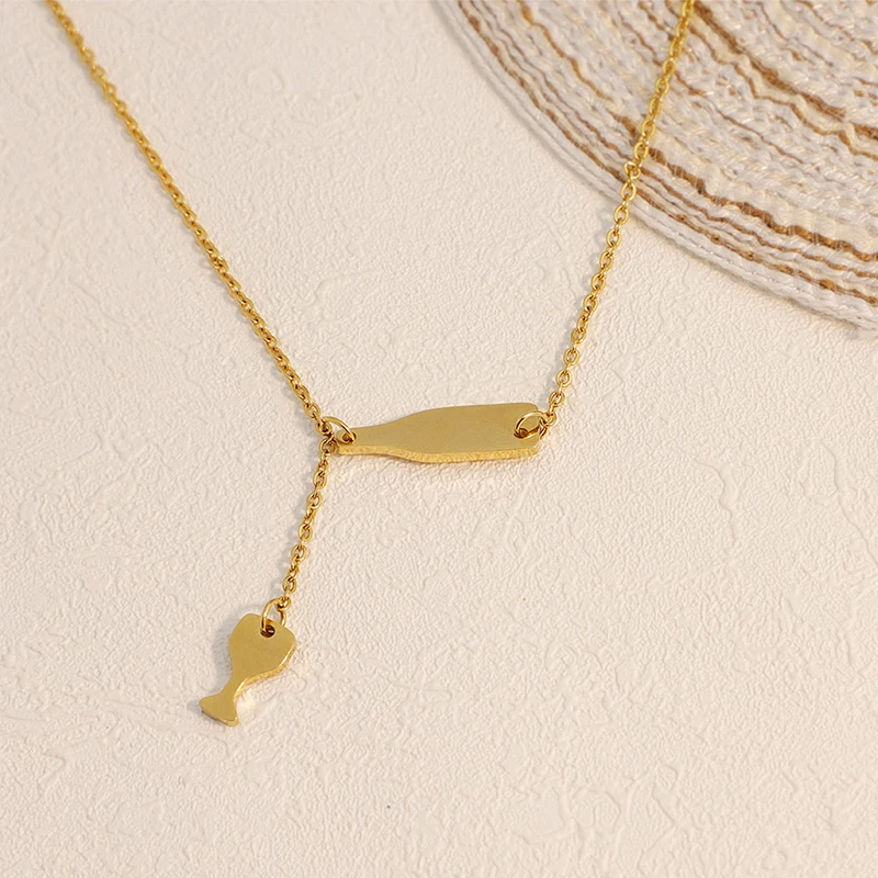 Женское ожерелье с кулоном в виде чашки красного вина золотого и серебряного