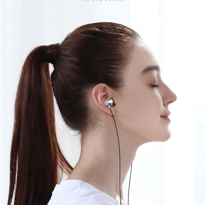 Проводные наушники-вкладыши типа c металлическая гарнитура с микрофоном