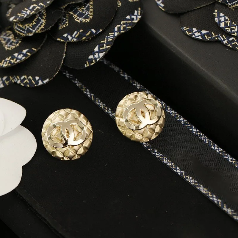 

B109 Brand C alphabet earrings with gold-plated labels and zircon micro-inlaid European and American fashion punk personality