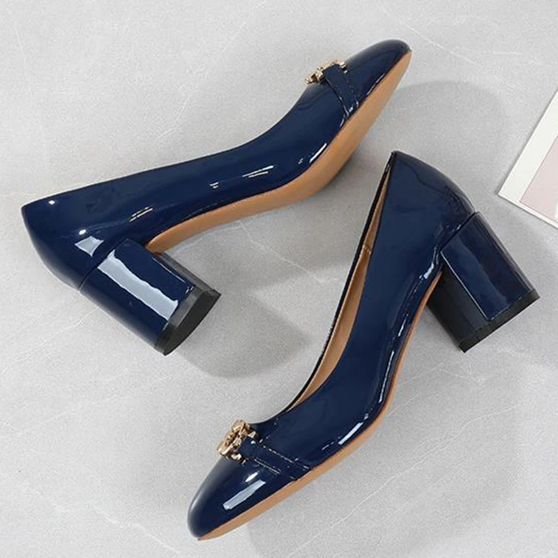 

Women's Shoes Spring Summer Single Metal Button Luxury Round Head Shallow Mouth Patent Leather Pumps Ladies Heel Shoes Fashion