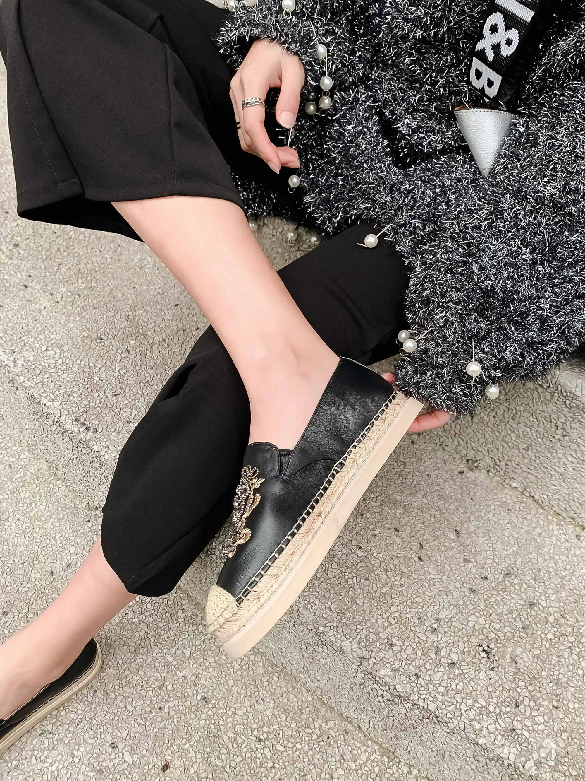 

Krazing Pot new shiny crystal embroidered genuine leather slip on loafers shoes round toe med heels women streetwear pumps L6f6