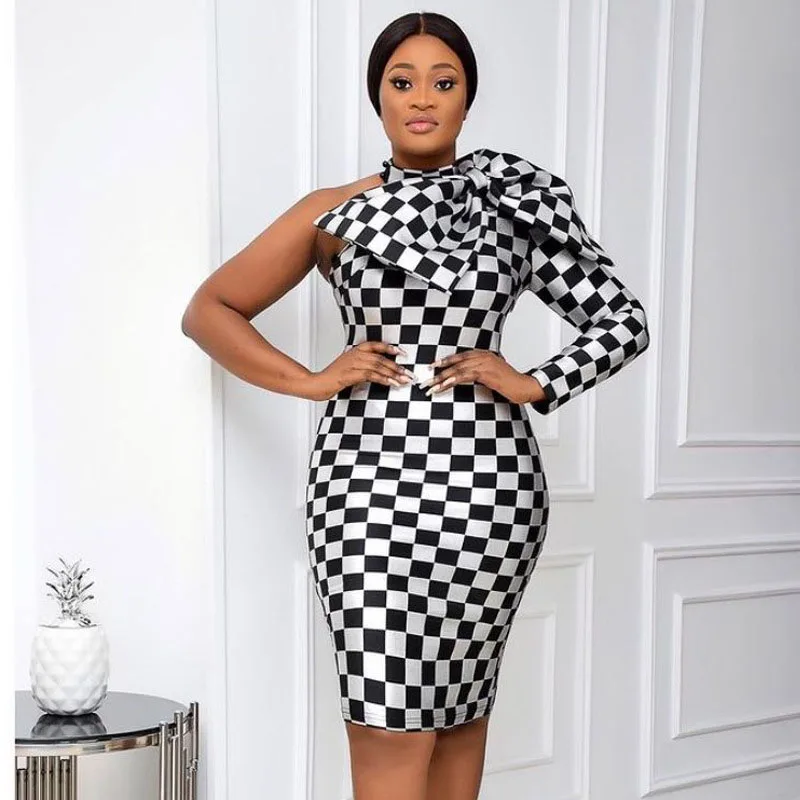 

Women Black White Plaid Dress Fashion One Shoulder Backless Slim Party Dresses Summer Woman 2021 Elegant Package Hip Plus Size