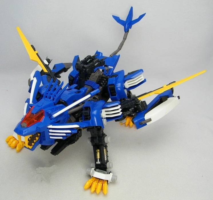 Модель животного-робота ZOIDS 1/72 сборная Лига нулевое лезвие Броня AB BANG развязанный