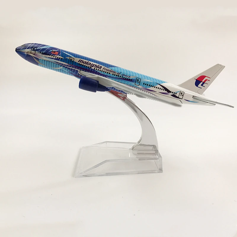 Модель самолета авиакомпании MAS B777 16 см в масштабе 1:400 из легированного металла |