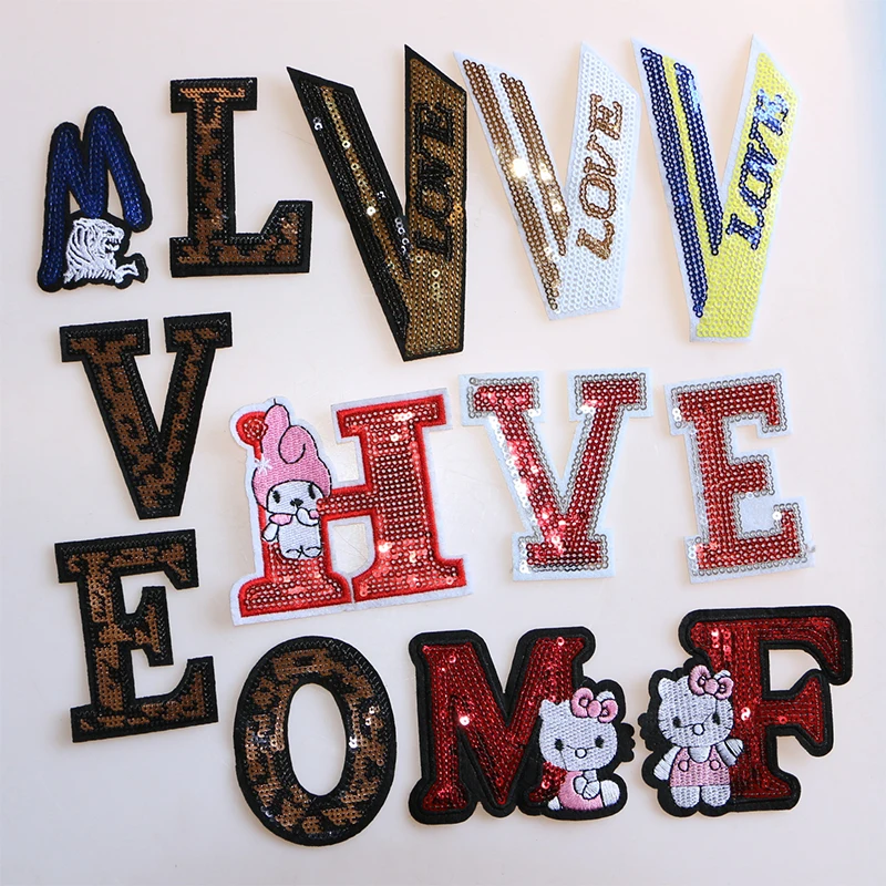 Декоративные нашивки с вышитыми буквами английского алфавита и пайетками для