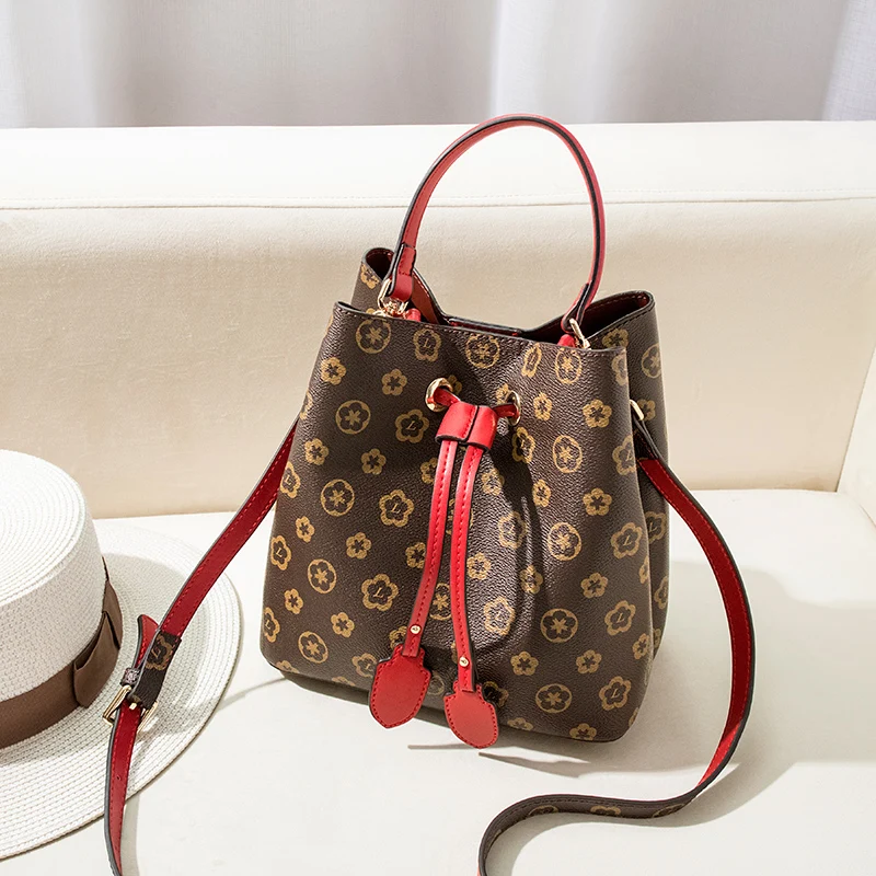 

Vintage Tassel Crossbody Bucket Bag Luxury Woman Bag Female Shoulder Handbags Drawstring Messenger Crossbody Bags Sac Main